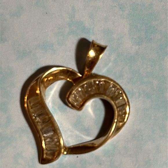 Diamond Heart Pendant - Picture 4 of 6